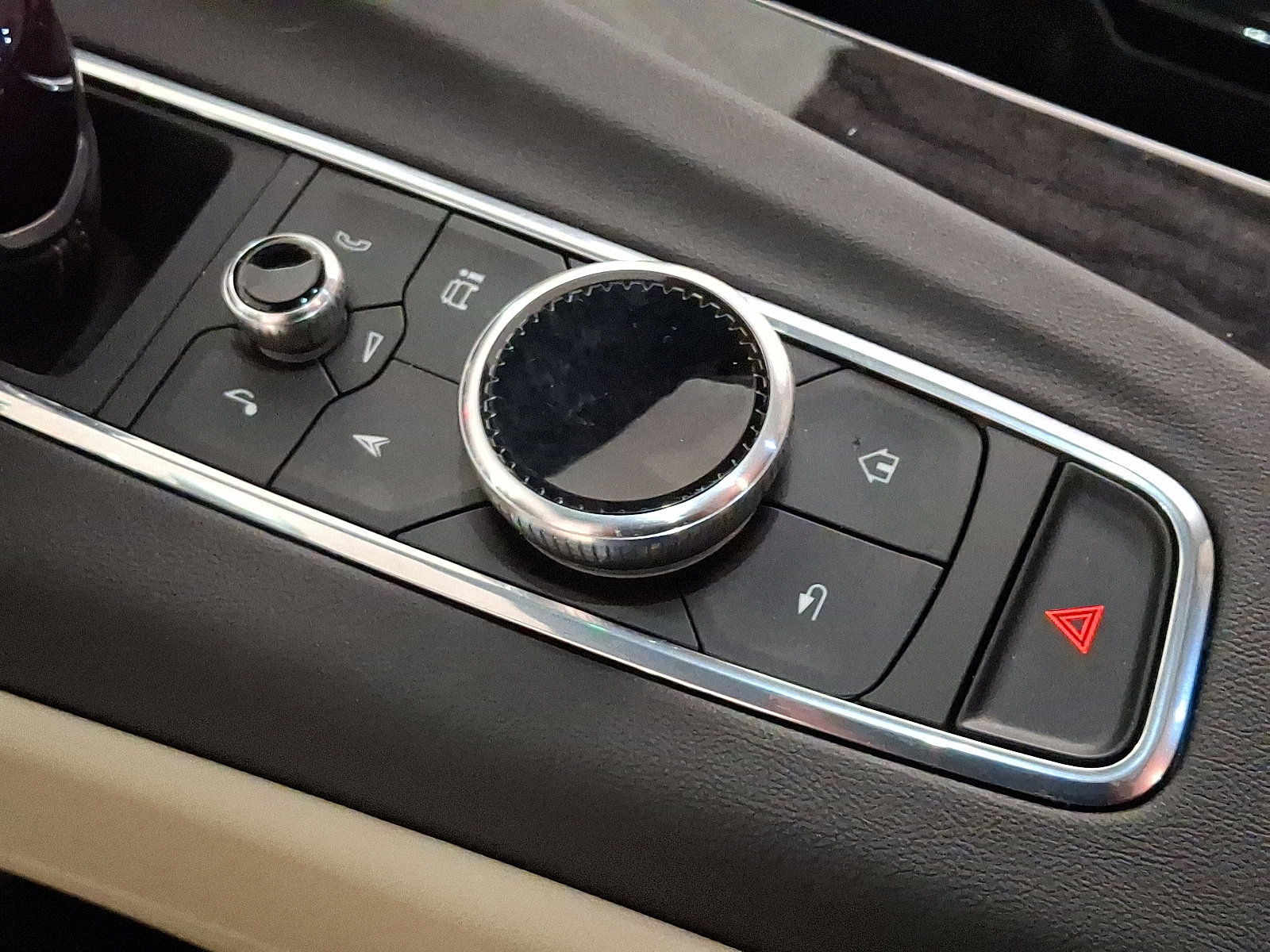 Certified 2023 Cadillac Escalade ESV Premium Luxury w/ Performance Package image 27