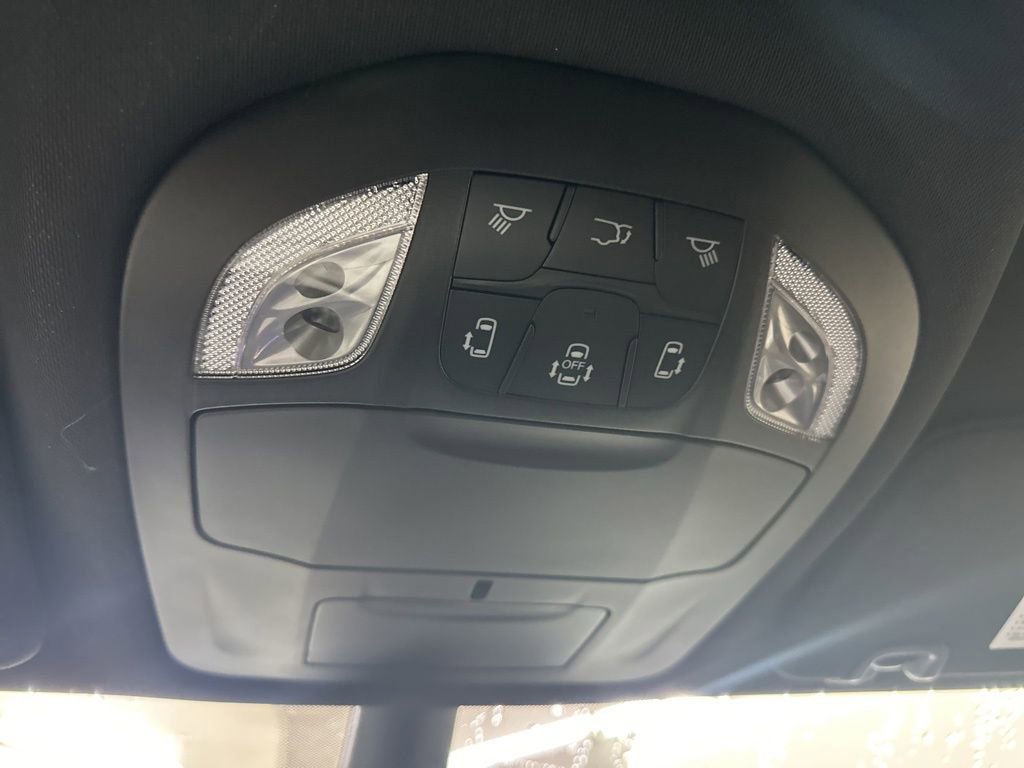 New 2026 Chrysler Pacifica Select image 40