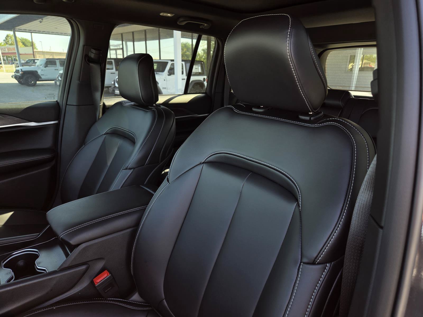 New 2026 Jeep Grand Cherokee Limited w/ Limited Altitude Package RWD image 21