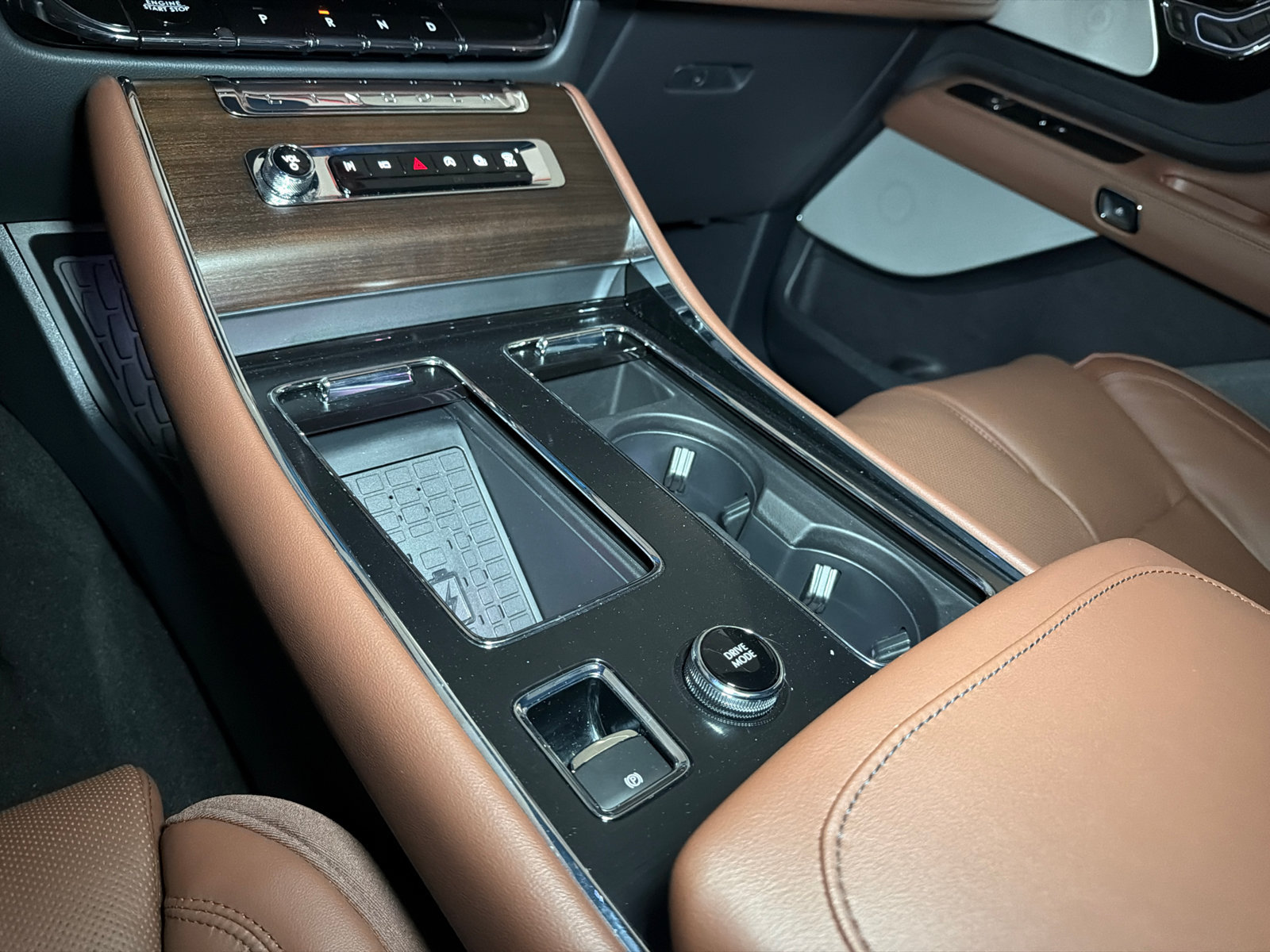 New 2027 Lincoln Aviator Reserve AWD/4WD image 32