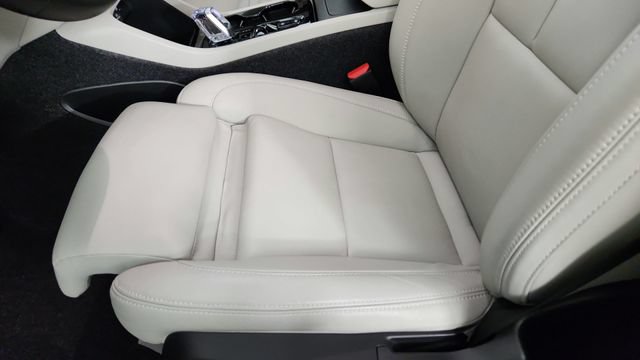 Certified 2026 Volvo XC40 B5 Plus w/ Protection Package Premier AWD/4WD image 27