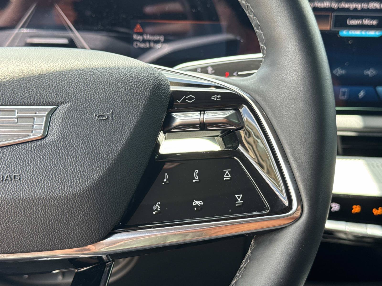 Certified 2025 Cadillac Optiq Sport 2 AWD/4WD image 18
