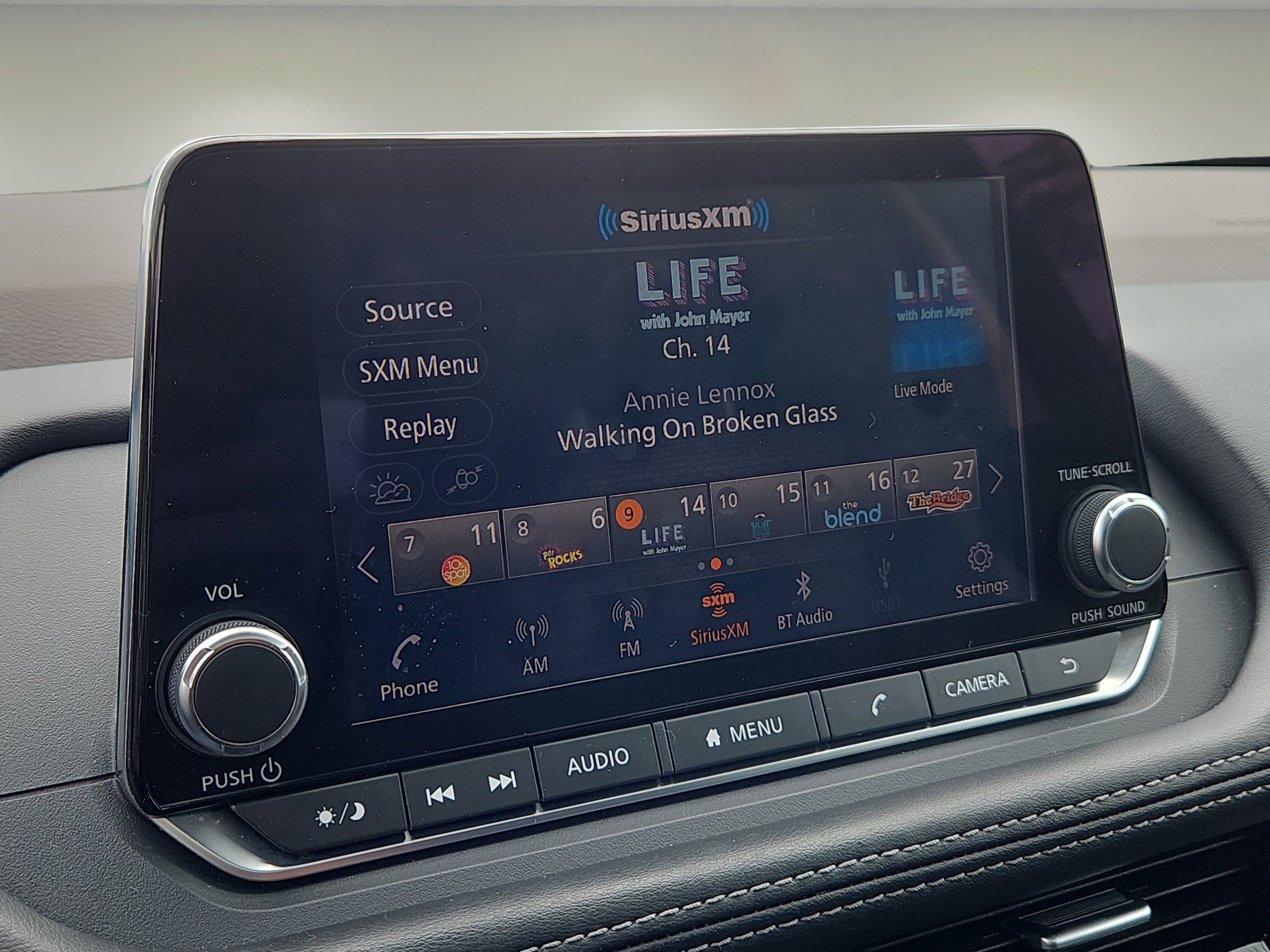 Used 2022 Nissan Rogue SV w/ SV Premium Package image 21