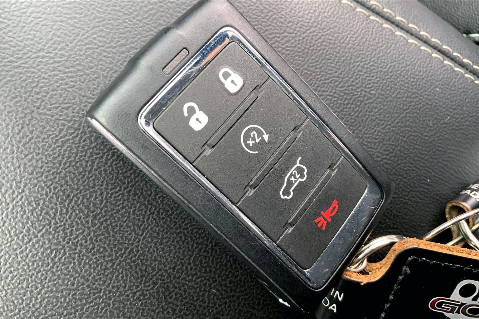 Certified 2025 Jeep Grand Cherokee Altitude AWD/4WD image 13