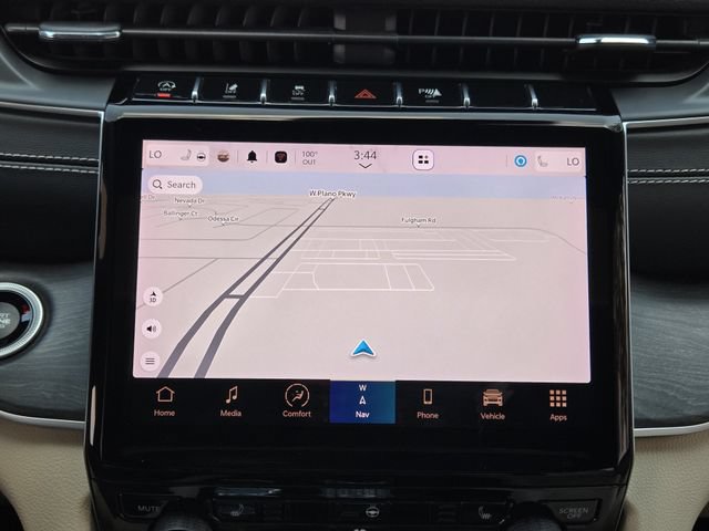 Certified 2023 Jeep Grand Cherokee Limited w/ Black Appearance Package AWD/4WD image 18