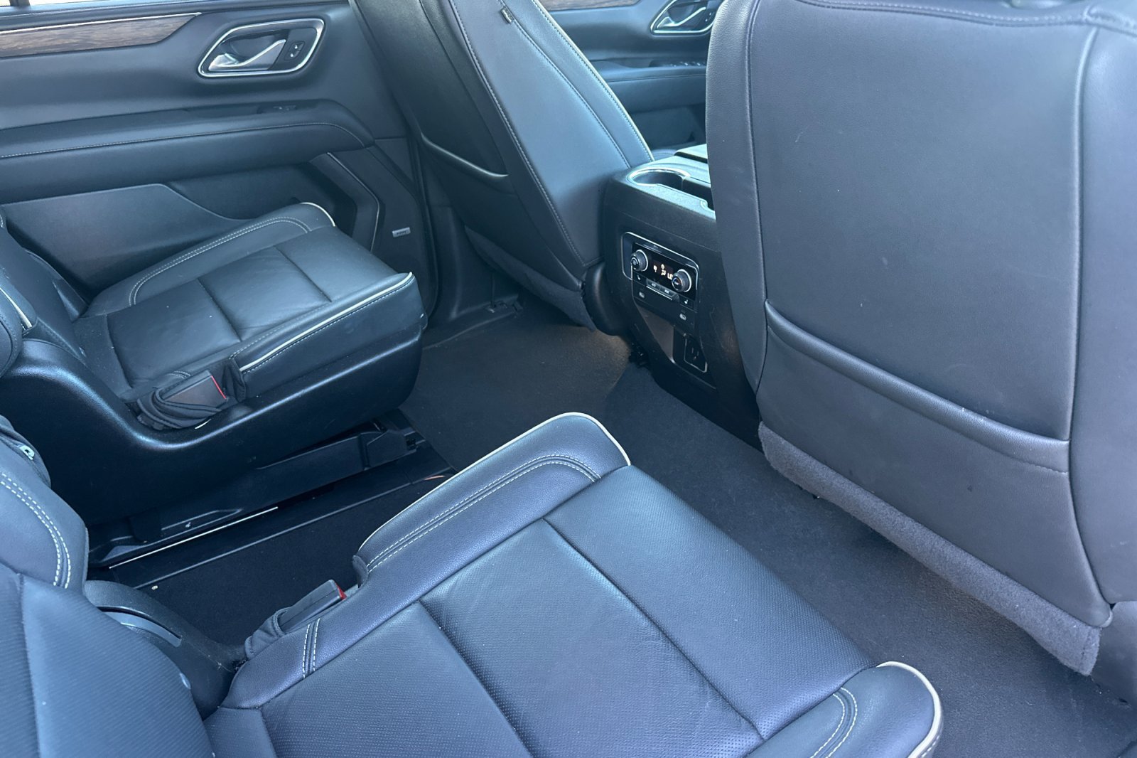 Used 2024 Chevrolet Tahoe Premier RWD image 18