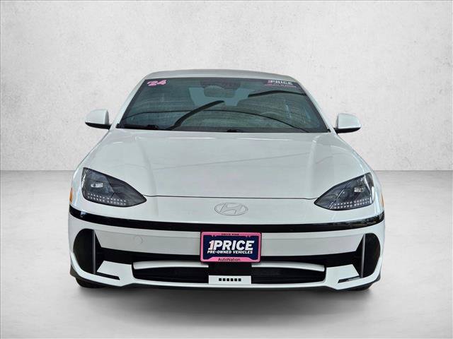 Used 2024 Hyundai Ioniq 6 SE RWD image 2