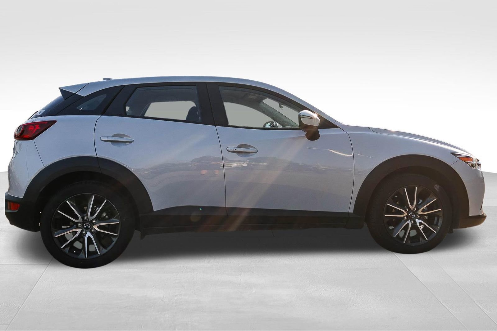 Used 2017 MAZDA CX-3 Touring FWD image 4