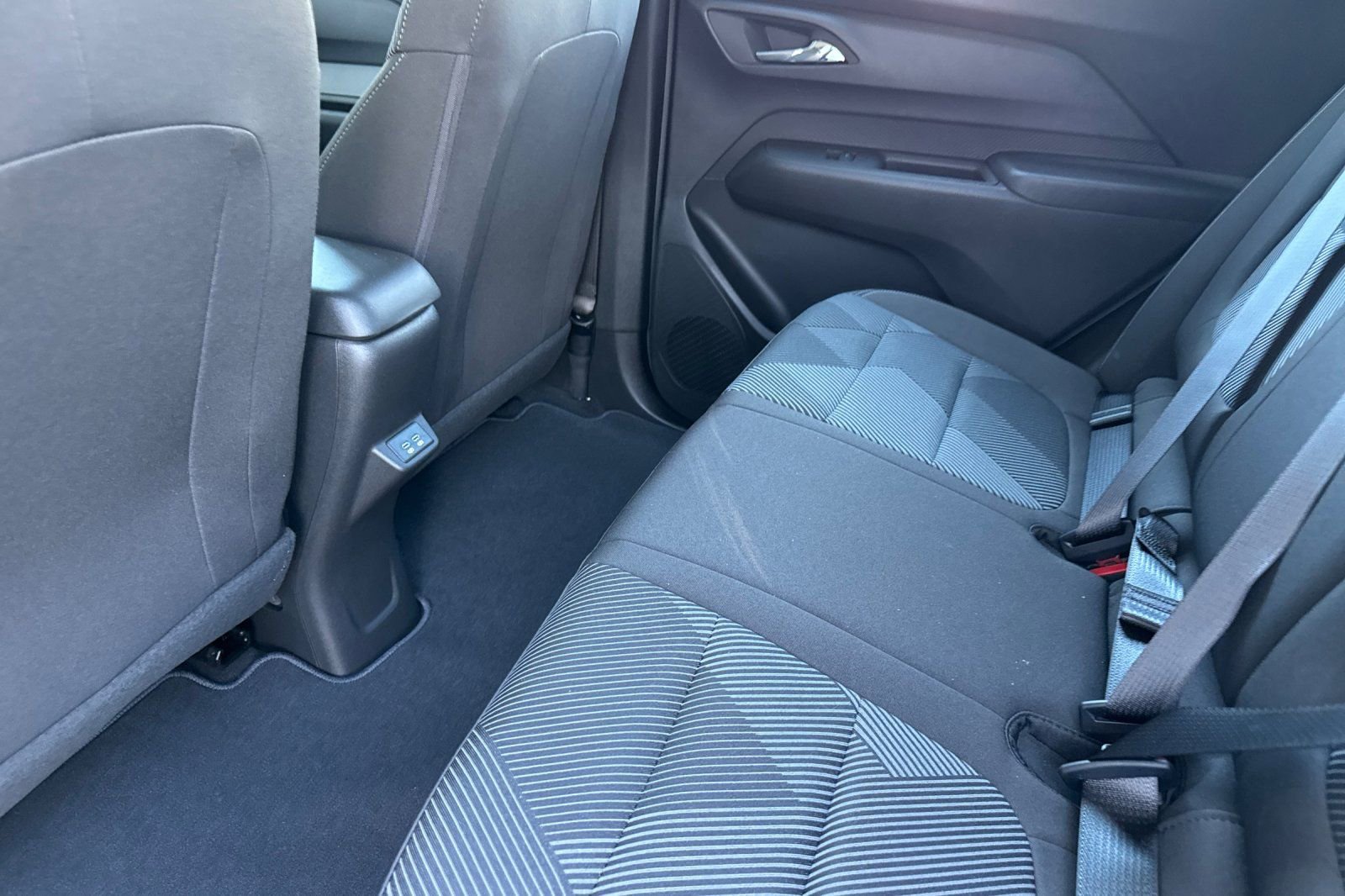 New 2027 Chevrolet Bolt LT w/ Comfort Package image 11