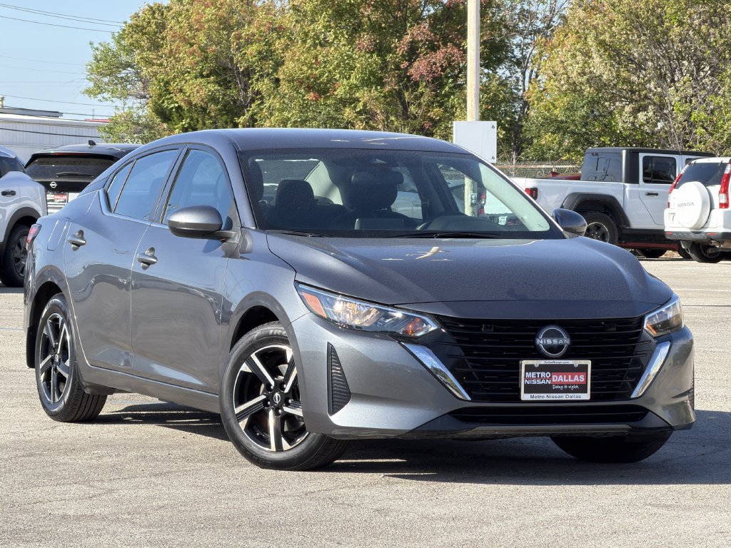 Used 2025 Nissan Sentra SV FWD image 2