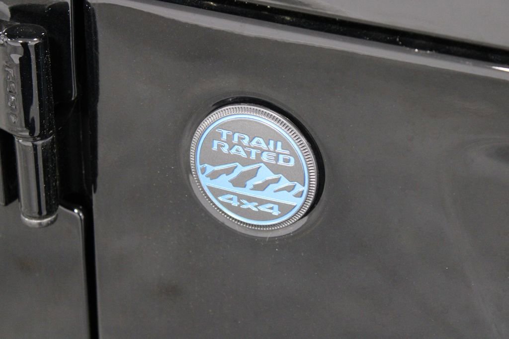 Used 2025 Jeep Wrangler Sahara 4xe image 13