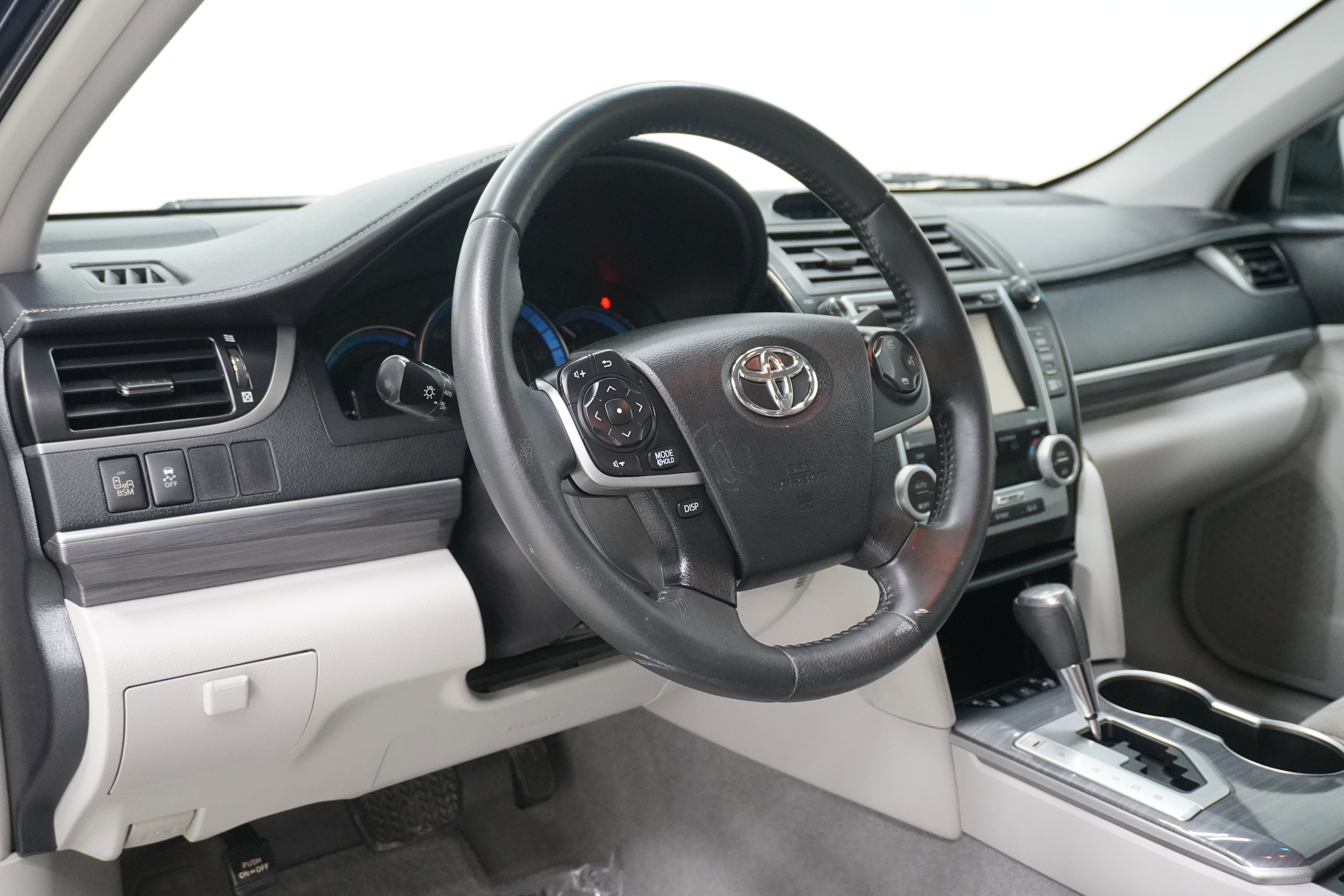 Used 2014 Toyota Camry XLE image 10