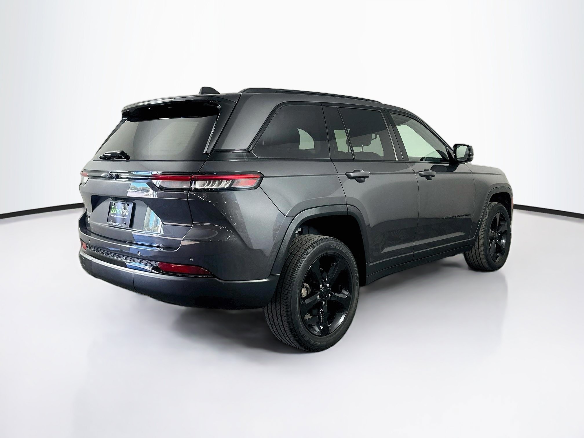 Used 2023 Jeep Grand Cherokee Altitude AWD/4WD image 9