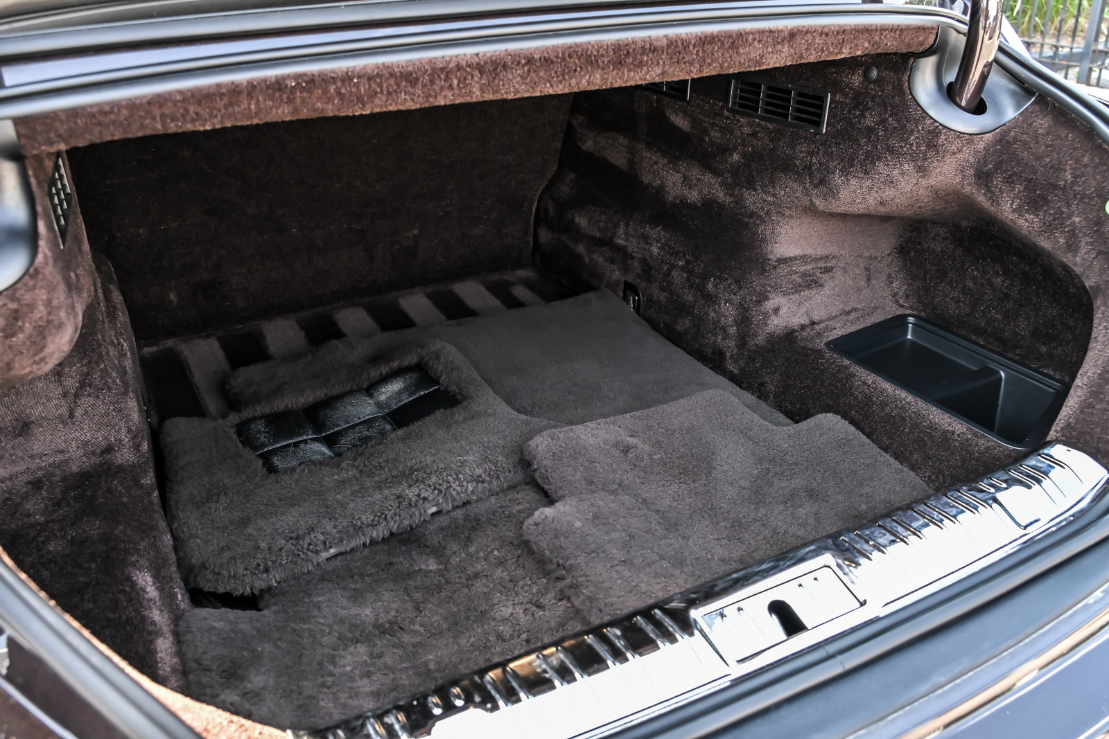 Used 2016 Rolls-Royce Wraith RWD image 14
