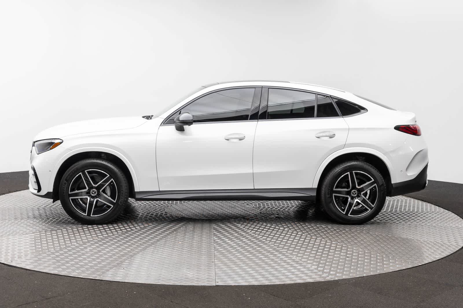 Used 2026 Mercedes-Benz GLC 300 4MATIC image 3