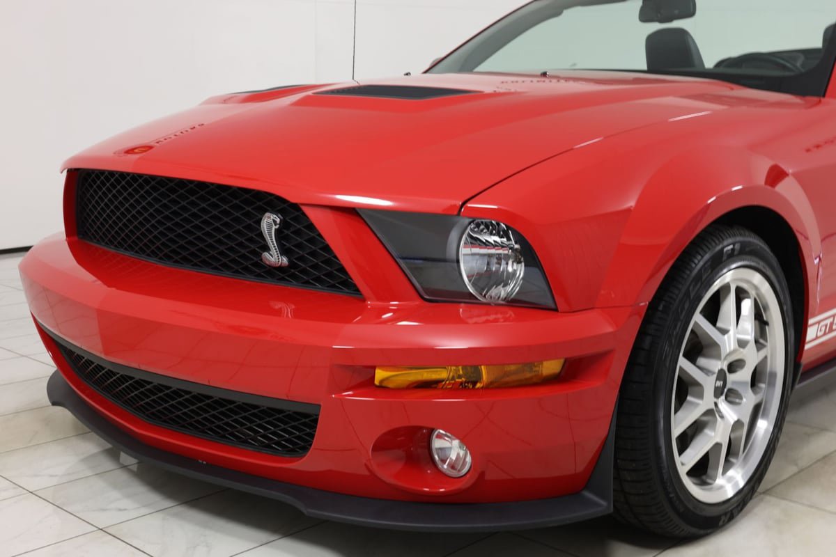Used 2007 Ford Mustang Shelby GT500 RWD image 46