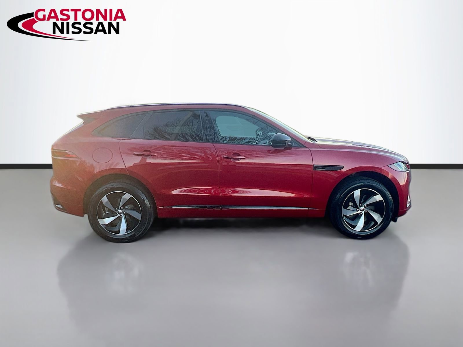 Used 2024 Jaguar F-PACE R-Dynamic S image 10