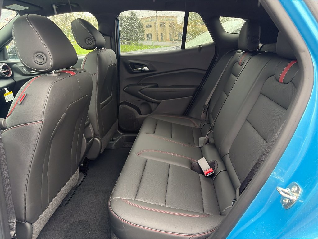 New 2026 Chevrolet Trax RS w/ Sunroof Package FWD image 22