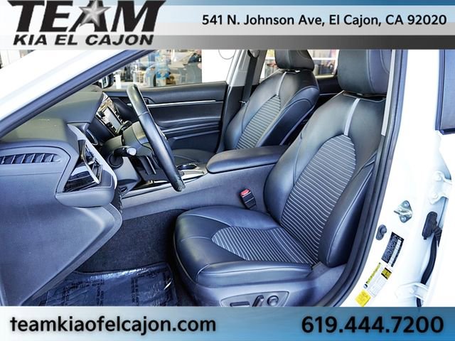 Used 2020 Toyota Camry SE w/ Carpet Mat Package image 15