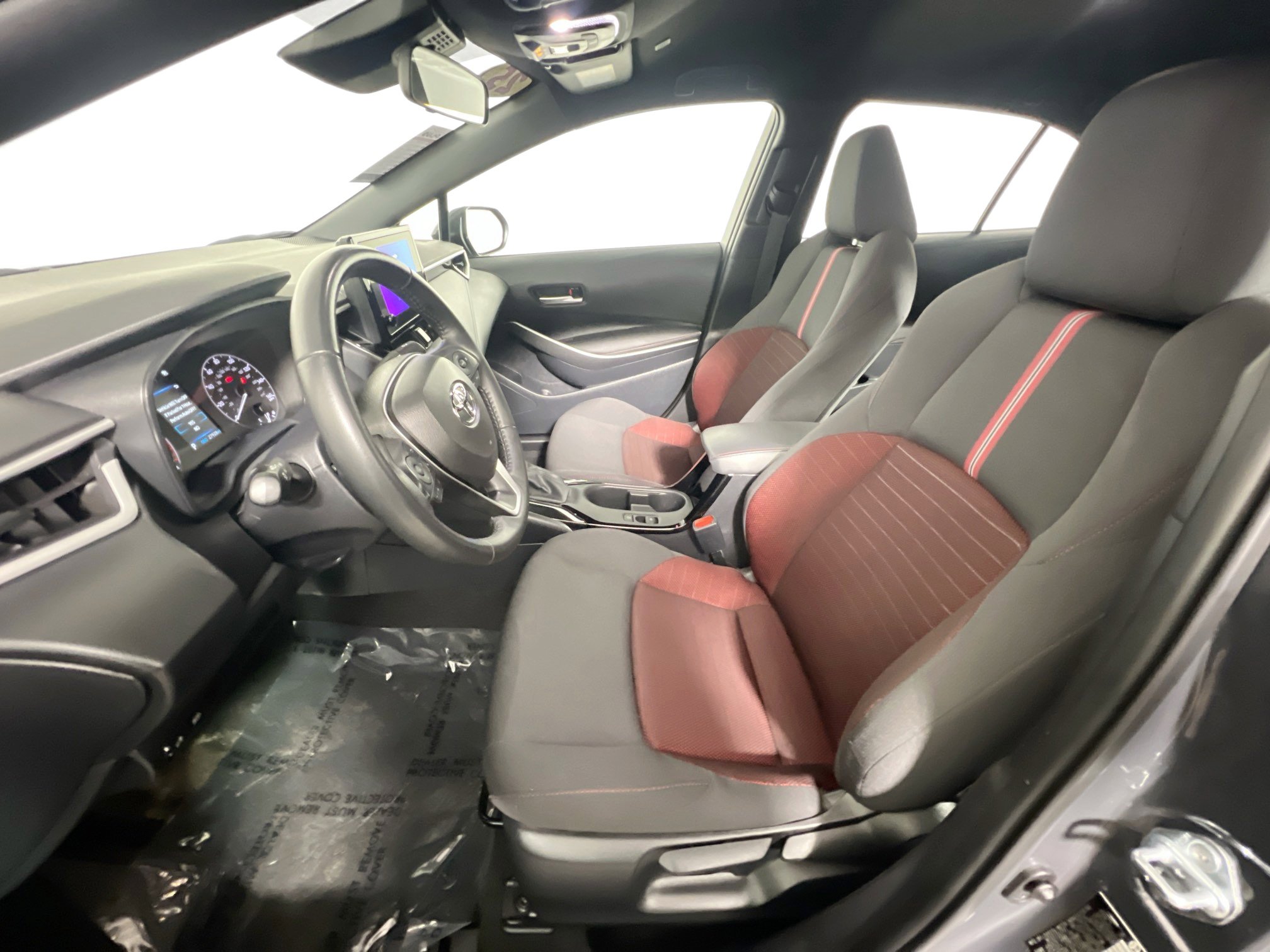 Used 2025 Toyota Corolla SE image 14