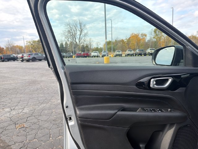 Used 2026 Jeep Compass Limited AWD/4WD image 17