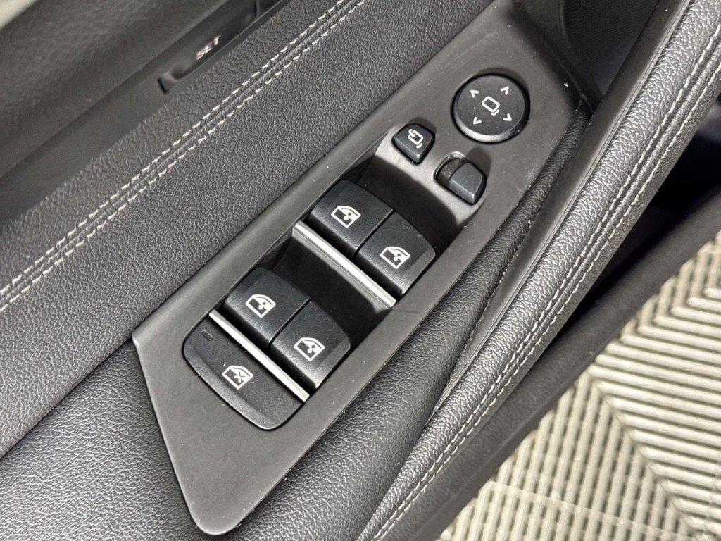 Used 2021 BMW 530i xDrive w/ Convenience Package AWD/4WD image 17