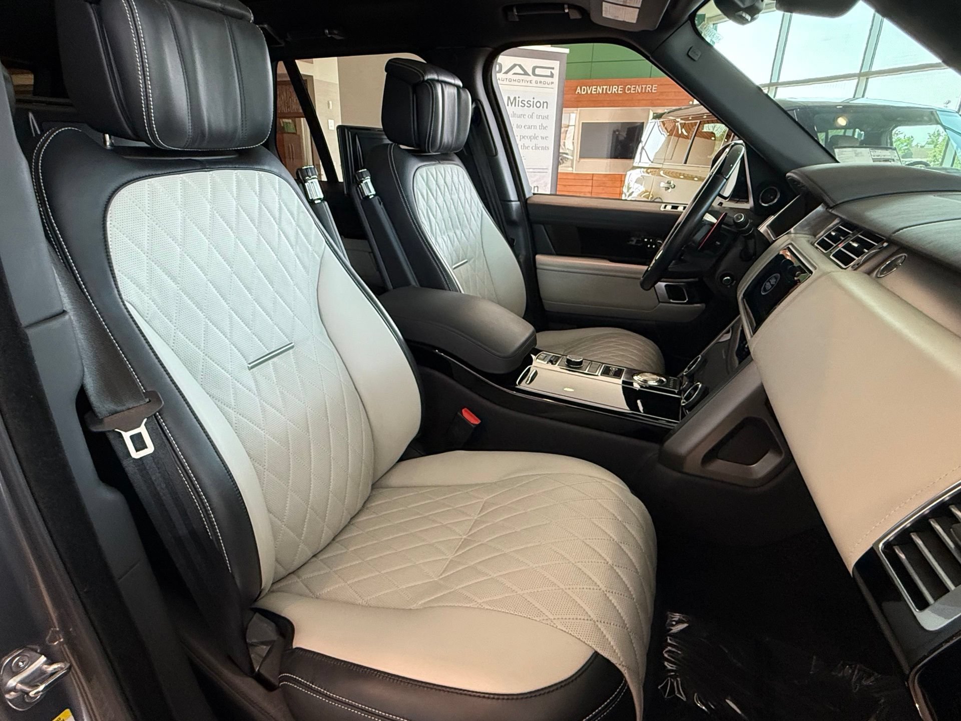 Used 2018 Land Rover Range Rover SV Autobiography Dynamic AWD/4WD image 32