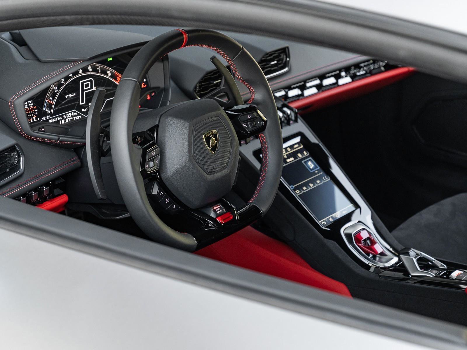 Used 2024 Lamborghini Huracan Tecnica image 28