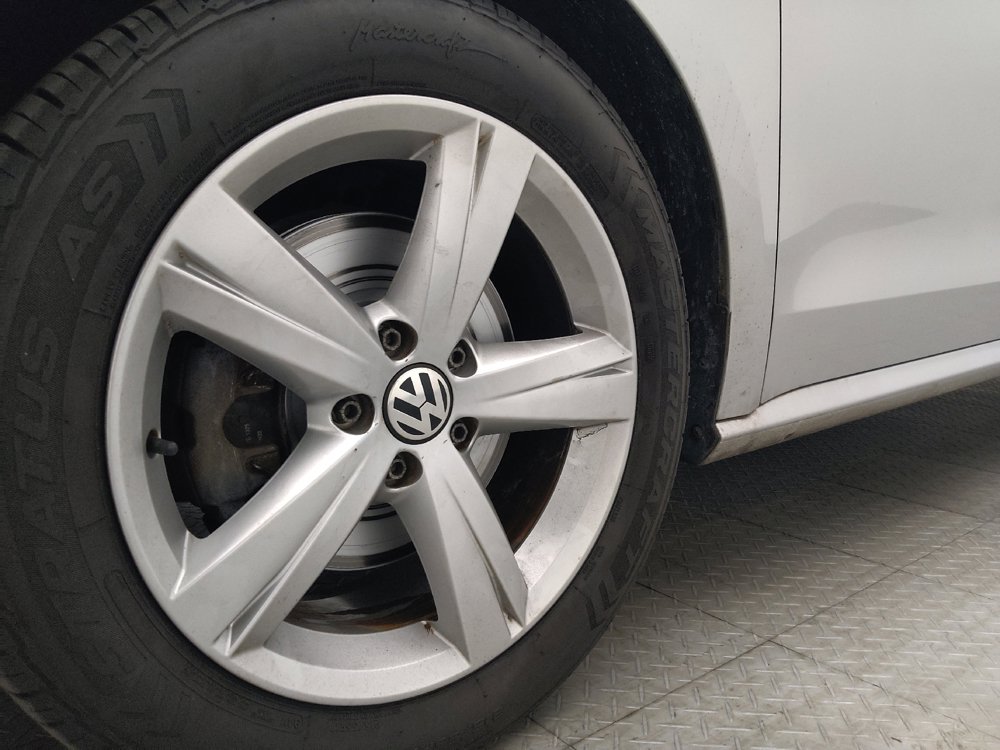 Used 2015 Volkswagen Passat 1.8T Limited Edition FWD image 31