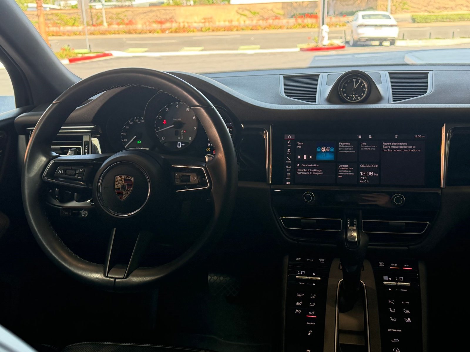 Certified 2025 Porsche Macan S AWD/4WD image 15