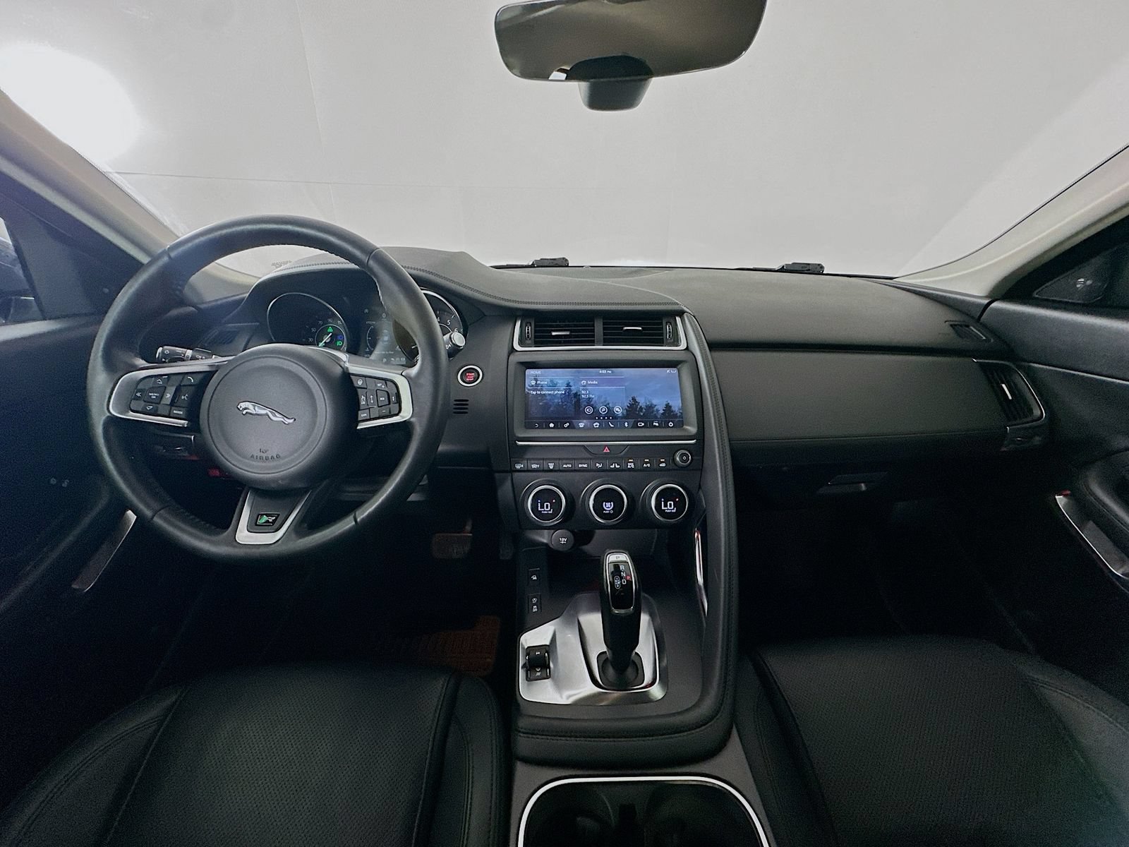Used 2020 Jaguar E-PACE AWD/4WD image 13