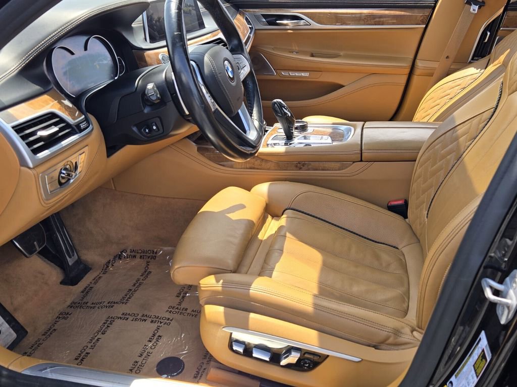 Used 2018 BMW 750i xDrive AWD/4WD image 10