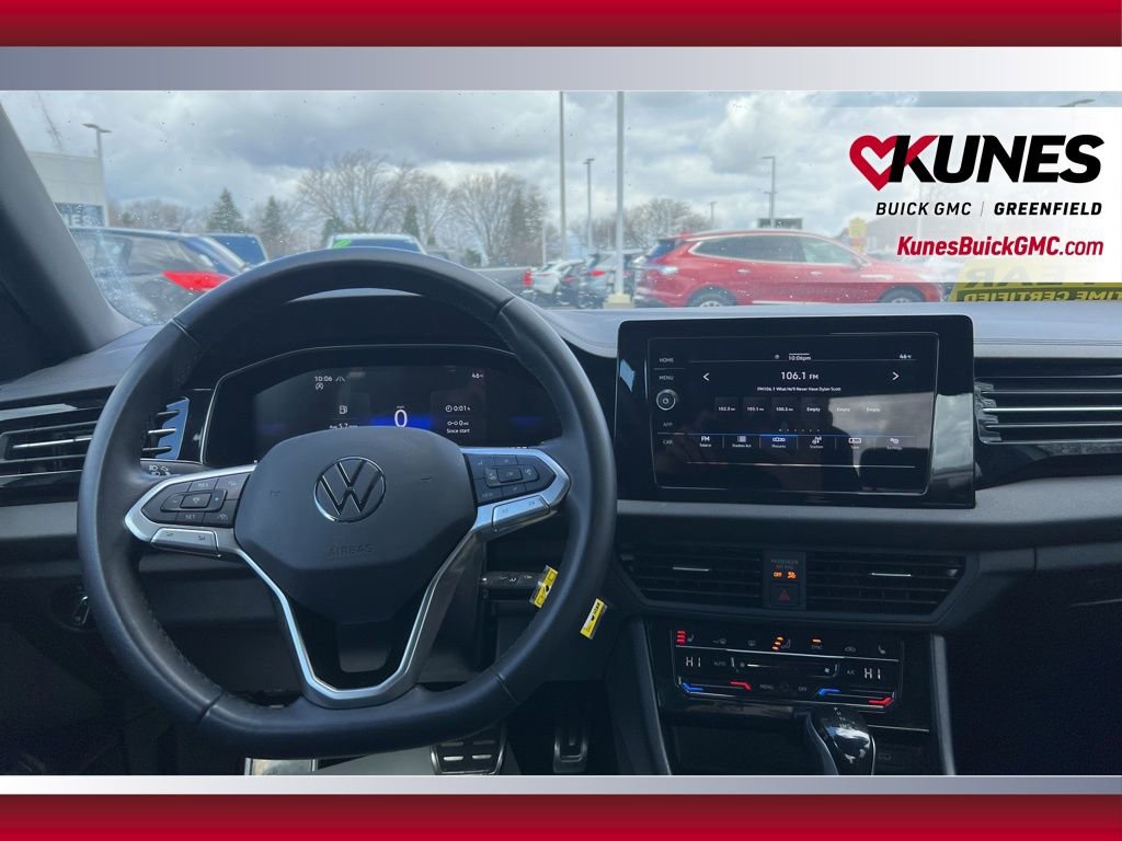 Used 2025 Volkswagen Jetta Sport image 17