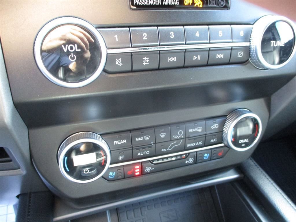 Used 2021 Ford Expedition XLT image 15