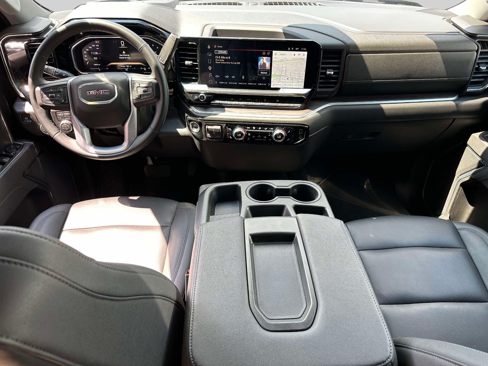 Used 2026 GMC Sierra 1500 SLT AWD/4WD image 14