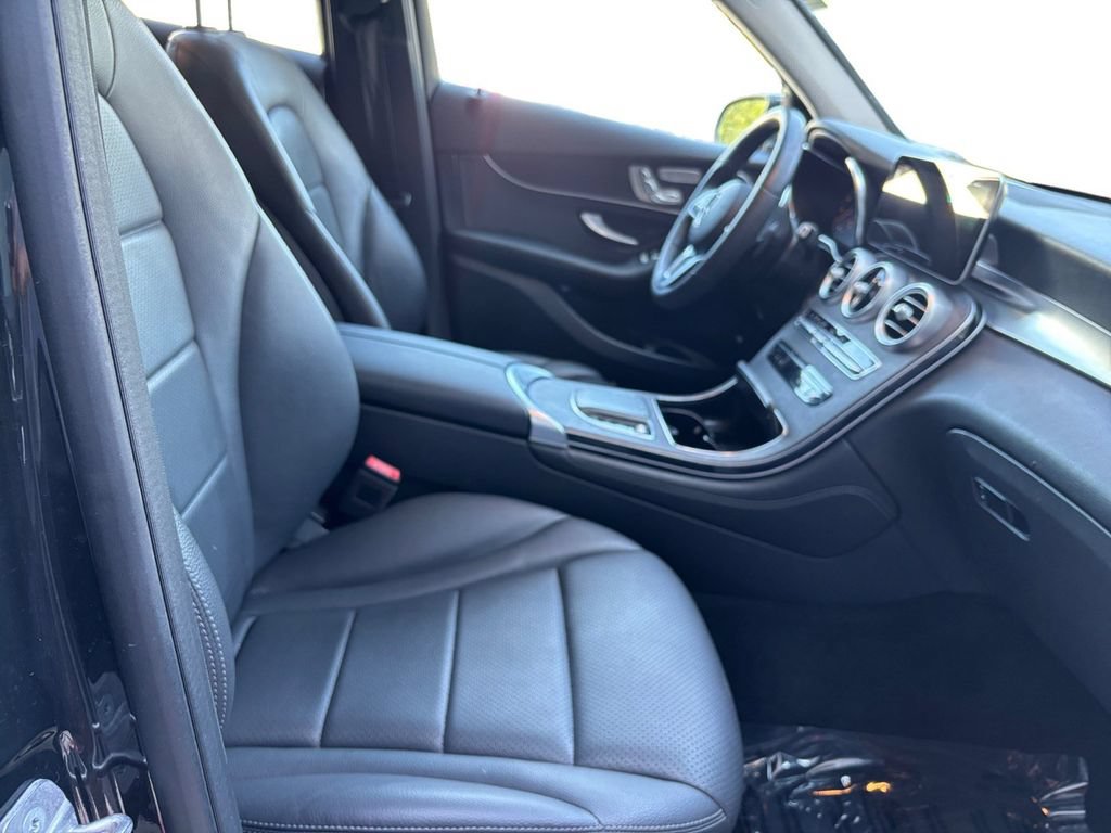 Used 2021 Mercedes-Benz GLC 300 w/ Premium Package image 16