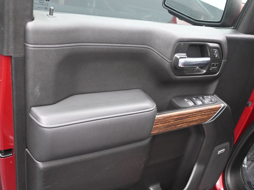 Used 2020 Chevrolet Silverado 1500 High Country w/ Technology Package AWD/4WD image 9