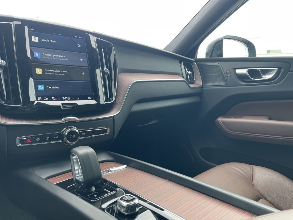 Certified 2023 Volvo XC60 B5 Plus w/ Climate Package image 34