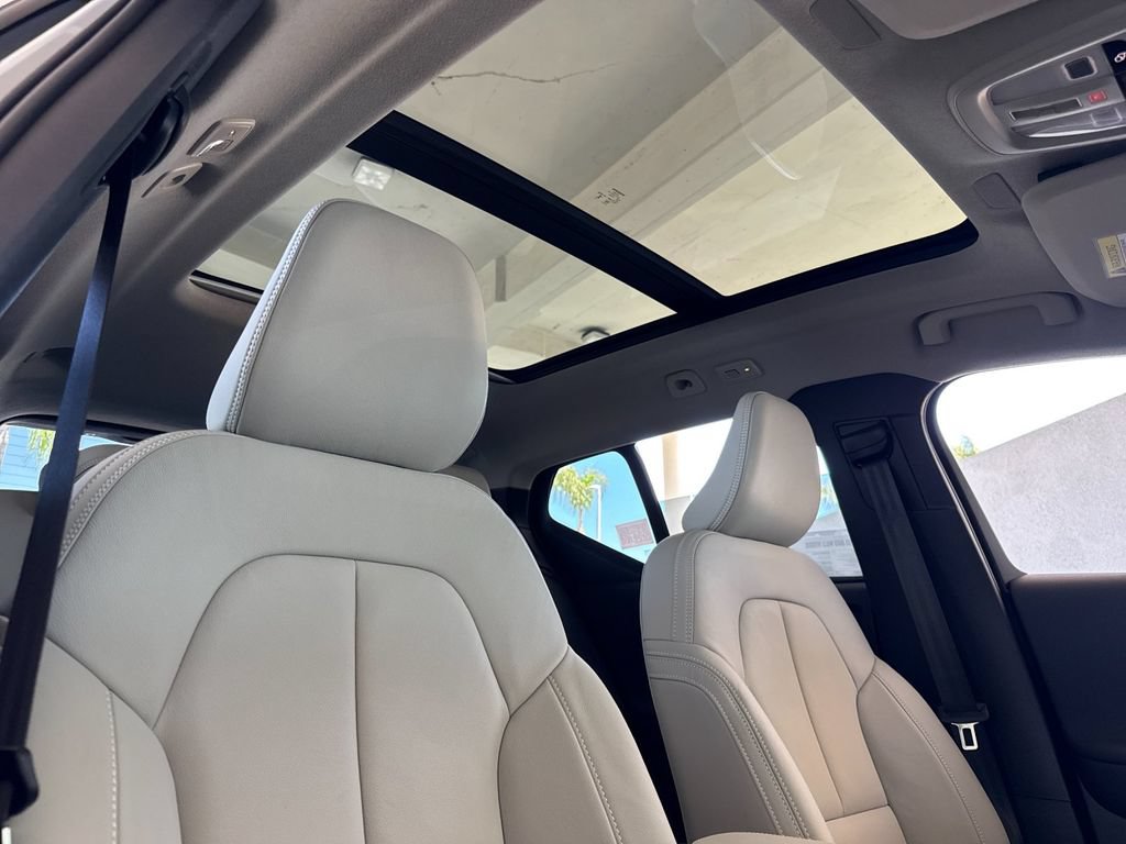 New 2026 Volvo XC40 B5 Plus w/ Protection Package Premier AWD/4WD image 16