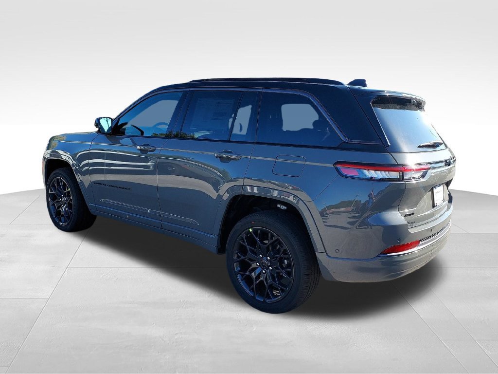 New 2027 Jeep Grand Cherokee Summit AWD/4WD image 3