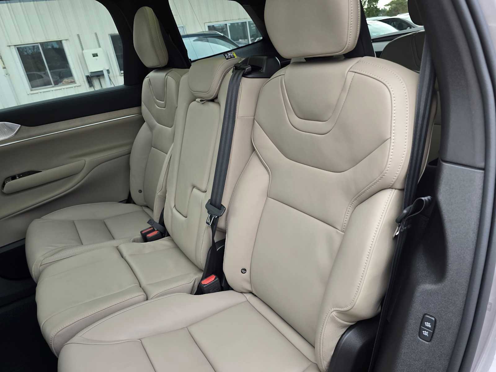 New 2026 Volvo EX90 Ultra image 18