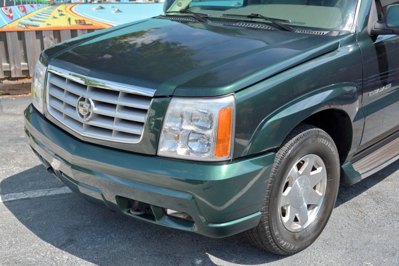 Used 2002 Cadillac Escalade AWD image 4
