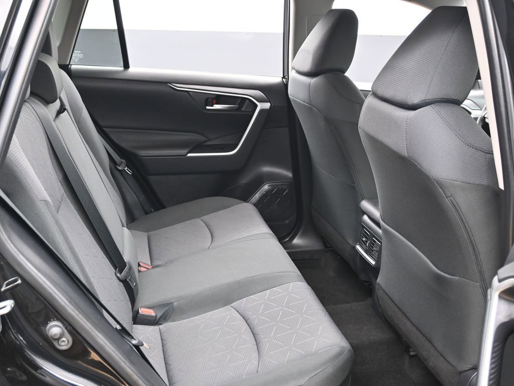 Used 2025 Toyota RAV4 XLE image 33