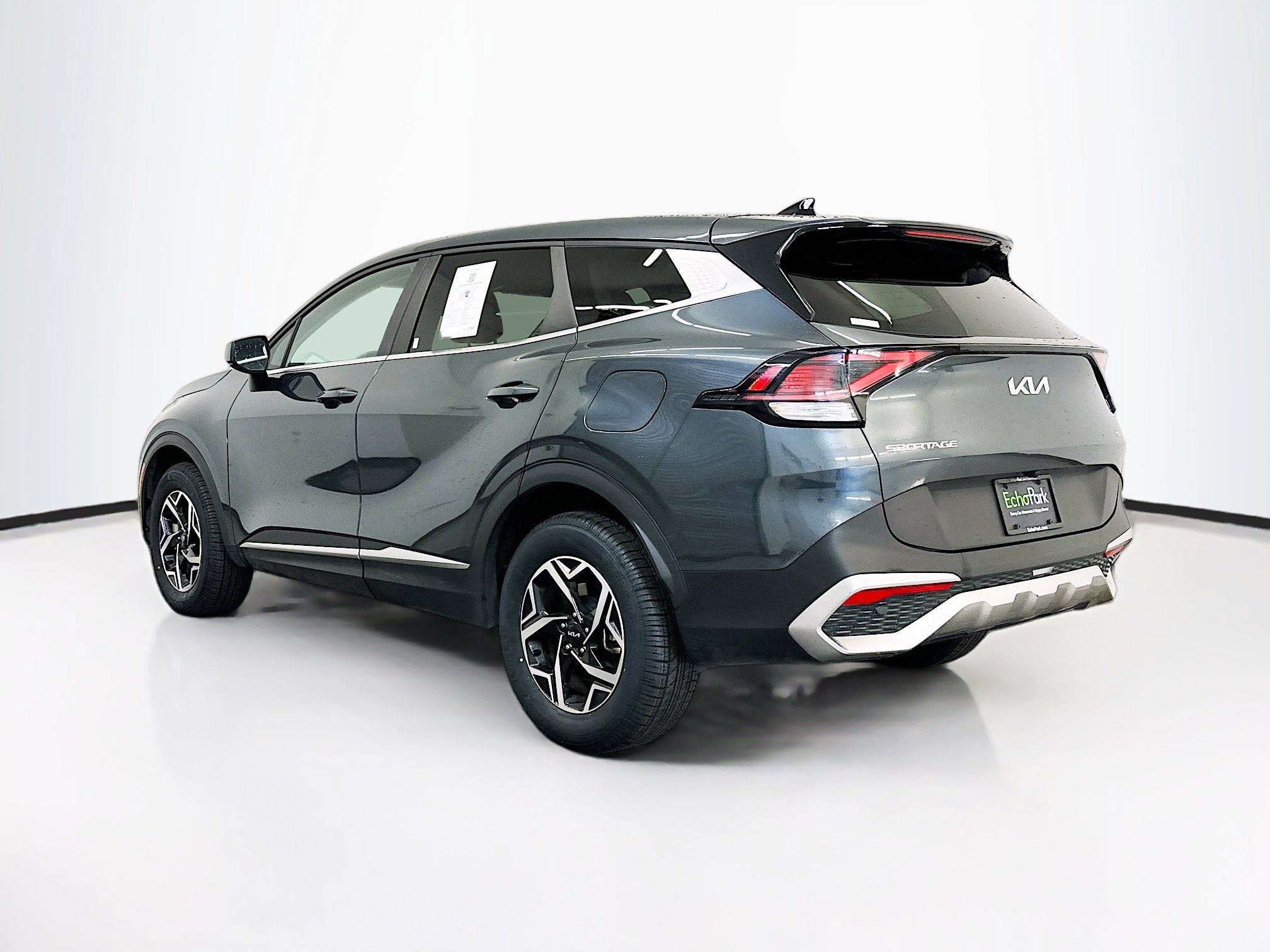 Used 2025 Kia Sportage LX image 5