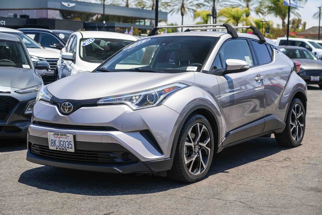 Used 2019 Toyota C-HR XLE FWD image 6
