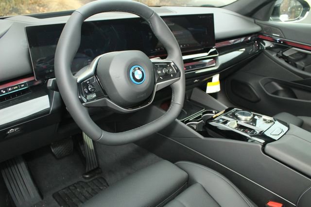 New 2026 BMW i5 eDrive40 image 12