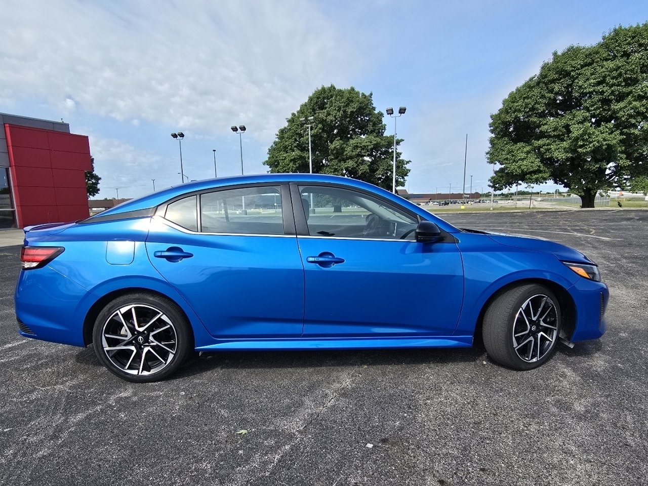 Used 2025 Nissan Sentra SR FWD image 16
