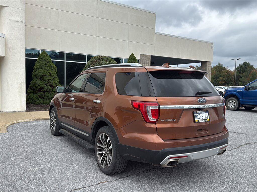 Used 2017 Ford Explorer Platinum AWD/4WD image 7