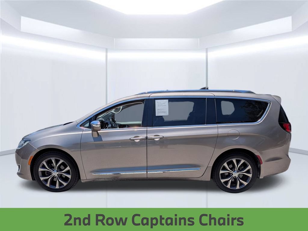 Used 2017 Chrysler Pacifica Limited FWD image 2