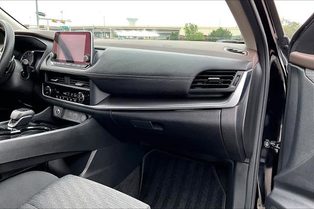 Certified 2023 Nissan Rogue SV FWD image 19